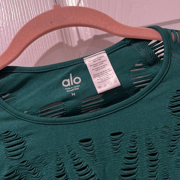 Alo Long Sleeve shirt - Picture 2 of 3